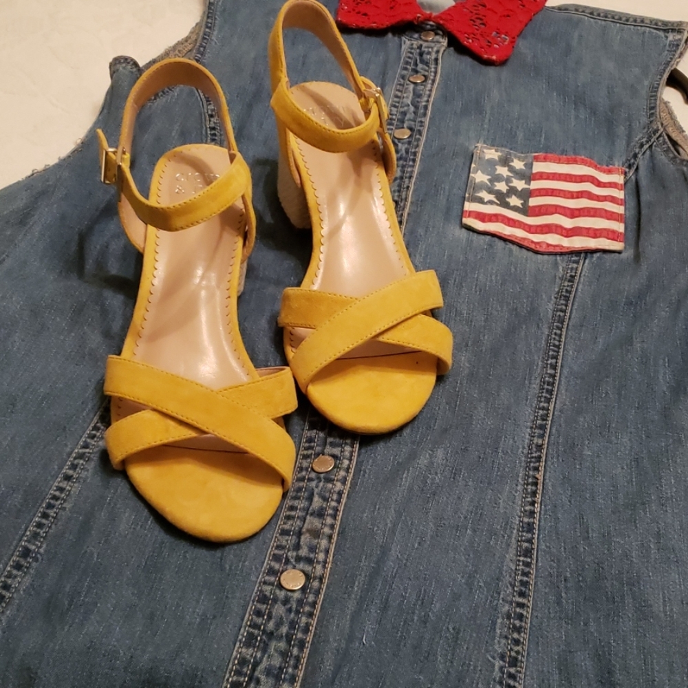 Crown and Ivey Yellow Suade Shoes Size 9